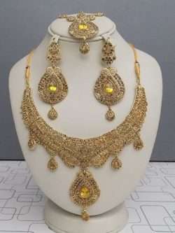 Heavy Golden Set With Champagne Crystals and Mathapati