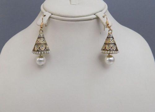 Cute Cone Shape With Hanging Pearl Earrings- 3 Colours 1 Cute cone shape with hanging pearl earrings for Ladies in Golden, Coffee and Multi Colour.   <a href="https://subrung.online/product-category/fashion/jewelry/for-ladies/" target="_blank" rel="noopener noreferrer">(More Ladies Jewelry)</a>