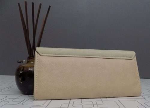 Smart Handheld In 2 Colours Clutch For Ladies & Girls 1 Smart Handheld In 2 Colours Clutch For Ladies & Girls