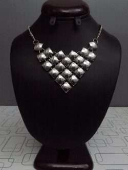 Stylish Combination of Small Metallic Squares Necklace