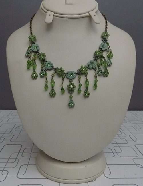 Artistic Green Colour Floral Designed Necklace 4 Girls