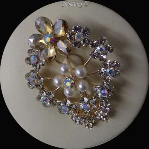 Stylish Garland Shape Metallic Brooch 4 Ladies n Girls - 6 Colours 1 Stylish Garland Shape Metallic Brooch 4 Ladies n Girls - 6 Colours . <a href="https://subrung.online/product-category/fashion/jewelry/for-ladies/" target="_blank" rel="noopener noreferrer">(More Ladies Jewelry)</a>