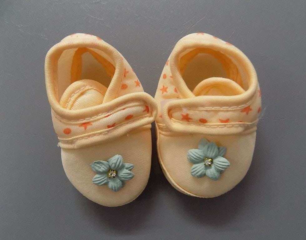 Cute n Comfortable Colorful Booties 4 Your Cute New Born Baby