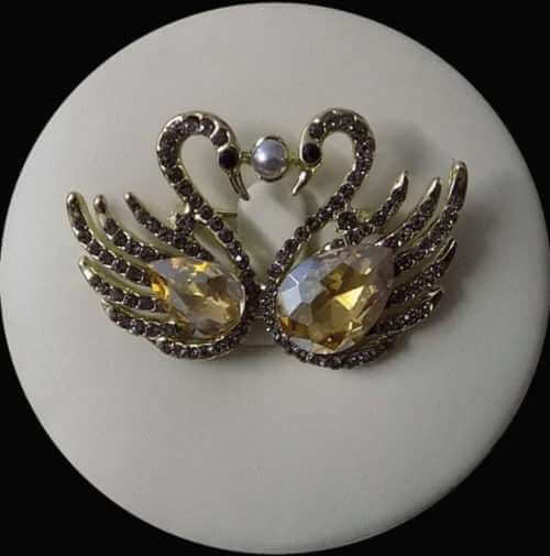 High Quality Metallic Male n Female Swan Shape Brooches 2 <div id="module_product_title_1" class="pdp-block module"> <div class="pdp-product-title"> <p class="pdp-mod-product-badge-wrapper">High Quality Metallic Male n Female Swan Shape Brooches For Teens Girls n Ladies- Perfect For Wear For Functions- For Hijab or Jacketss Or For Other Dresses- 4 Different Colors- 2 Inches Wide- SubRung Best Shop.<strong> <a href="https://subrung.online/product-category/fashion/jewelry/for-ladies/" target="_blank" rel="noopener noreferrer">(More Ladies Jewelry)</a></strong></p> </div> </div>