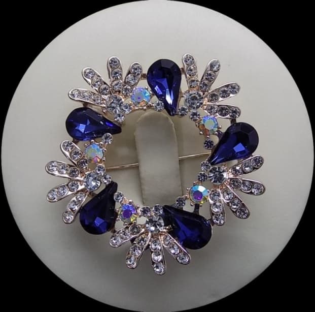 Adorable Brooch Perfect 4 Formal n During Events - 6 Colours