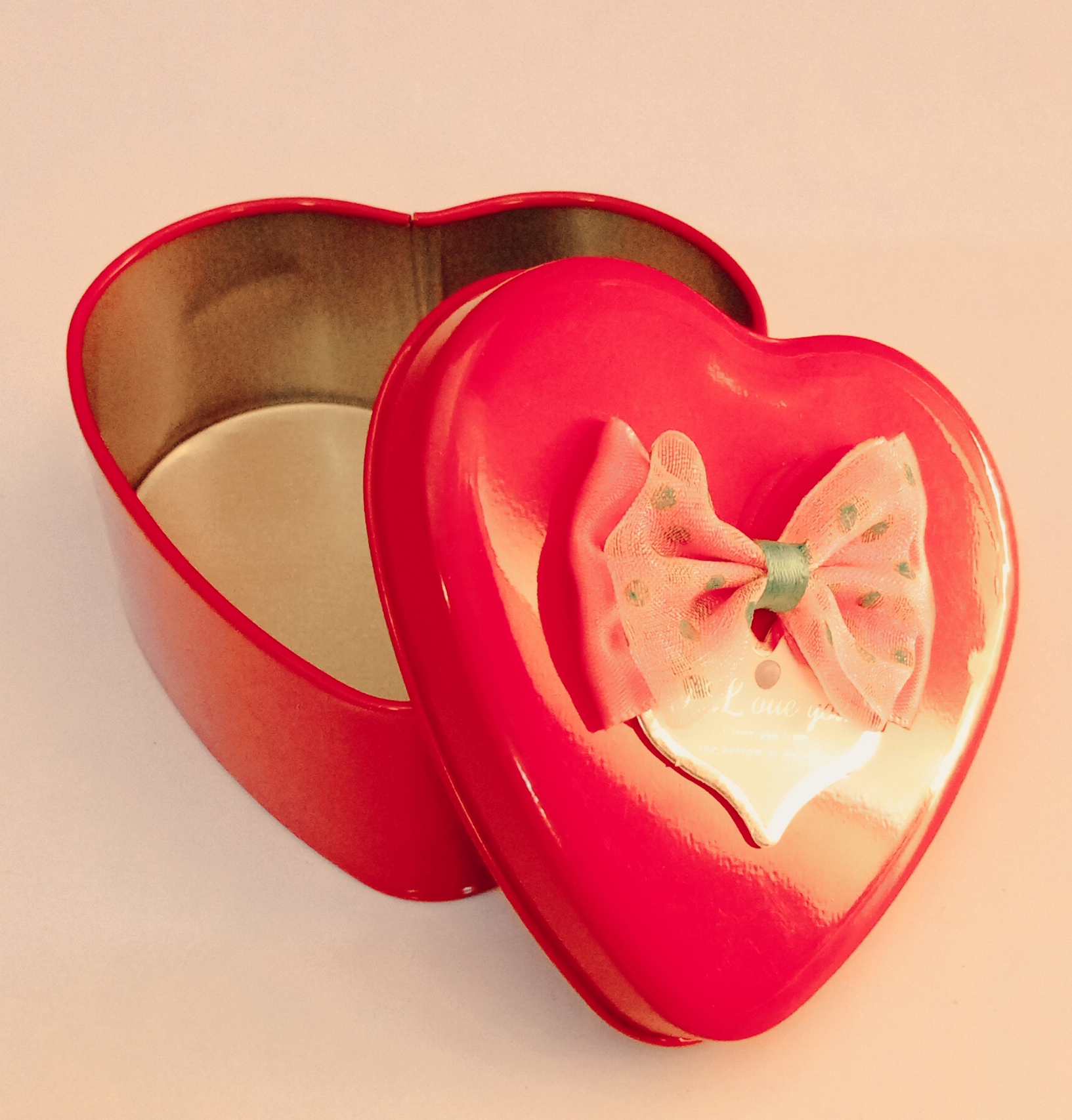 Metallic Jewellery Or Gift Box In Heart Shape 3.5x3.5 Inches 8 Metallic Jewellery Or Gift Box In Heart Shape In 3 Cute Colours Pink - Purple - Red - Size 3.5x3.5 Inches- Perfect For Keeping Your Valuable Jewellery - For Girls - SubRung Since 2019 (<a title="More Jewellery Accessories" href="https://subrung.online/shop/jewellery/accessories" target="_blank" rel="noopener">Click For More Jewellery Accessories</a>) Metallic Jewellery Or Gift Box In Heart Shape 3.5x3.5 Inches - Image 7