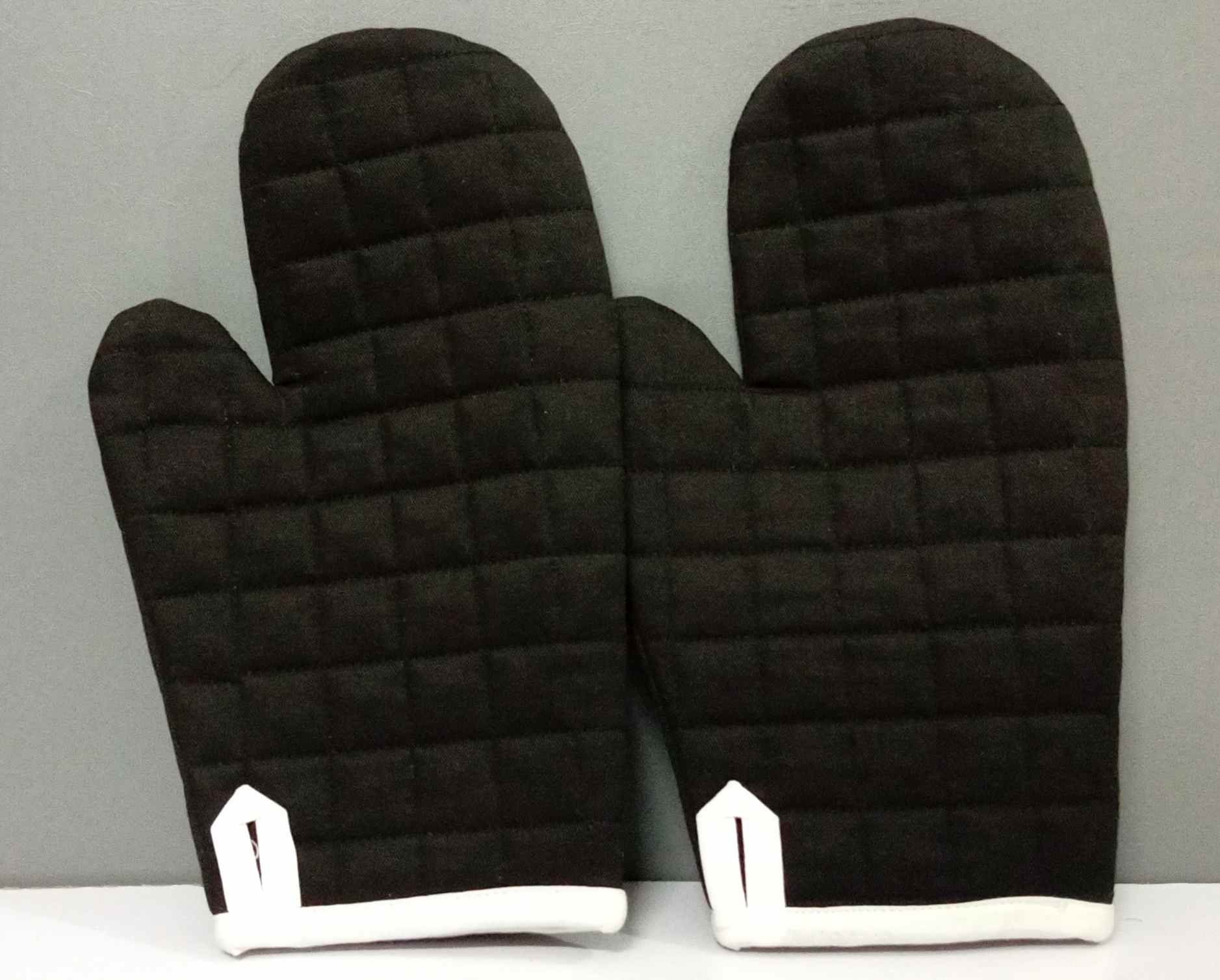 Pair of Baking Gloves- Mitts- Gloves Which Can Bear Heat- Mittens 7 Pair of Baking Gloves- Mitts- Real Gloves Which Can Bear Heat- Mittens- Heavy Cotton Fabric Outside With Protective Layer Inside- Protect Your Hands To Get Burn- Your Perfect Kitchen Partner- 10.5 Inches in Length- 3 Colours- SubRung Since 2019 (<a title="More Misc. Items" href="https://subrung.online/shop/miscellaneous" target="_blank" rel="noopener">Click For More Misc. Items</a>) Pair of Baking Gloves- Mitts- Gloves Which Can Bear Heat- Mittens - Image 5