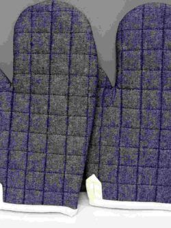 Pair of Baking Gloves- Mitts- Gloves Which Can Bear Heat- Mittens